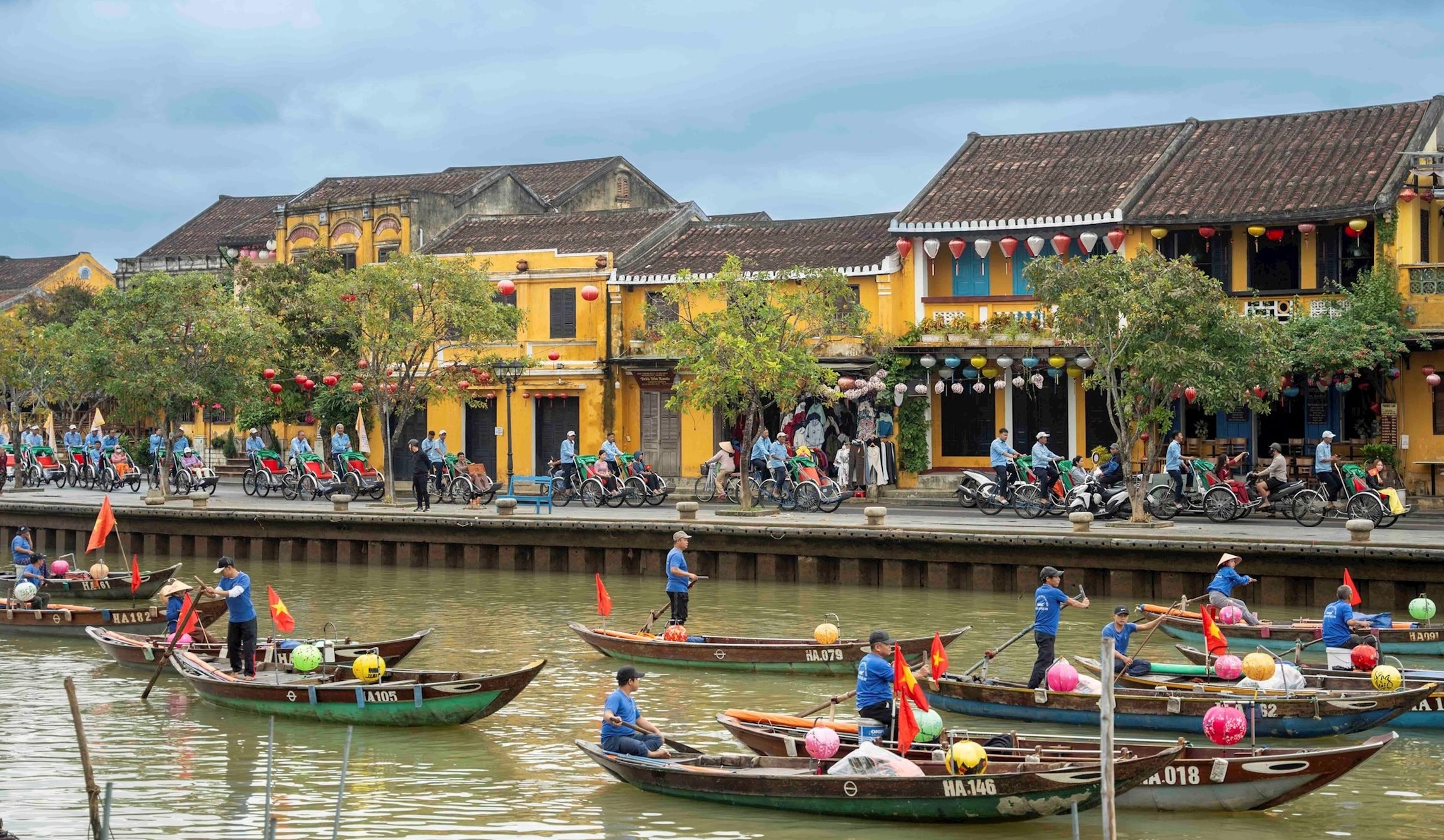 Hoi An riverside boats
