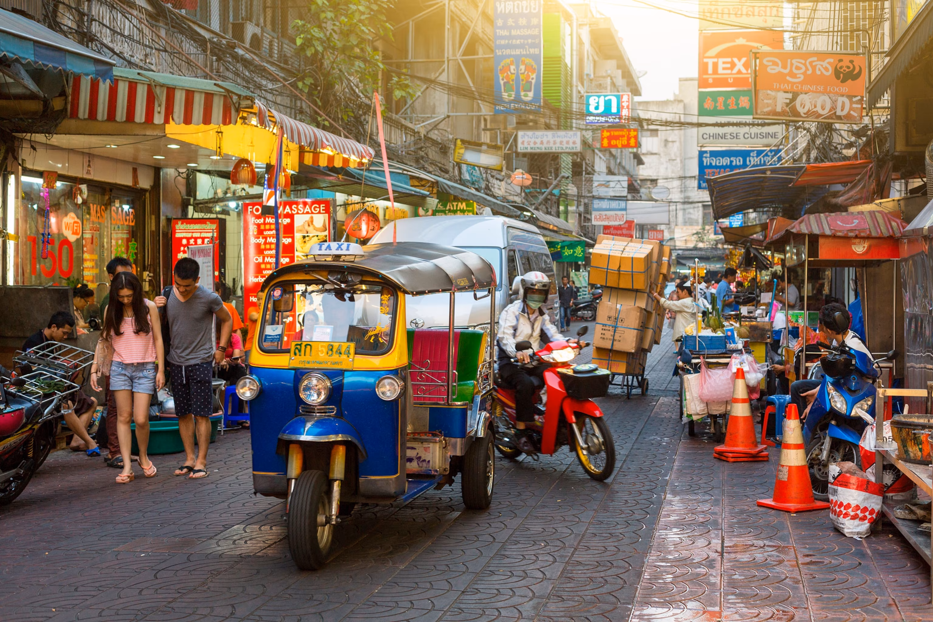digital nomads and expats